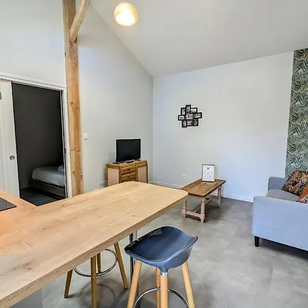 Le Boheme, Sauna & Riorges